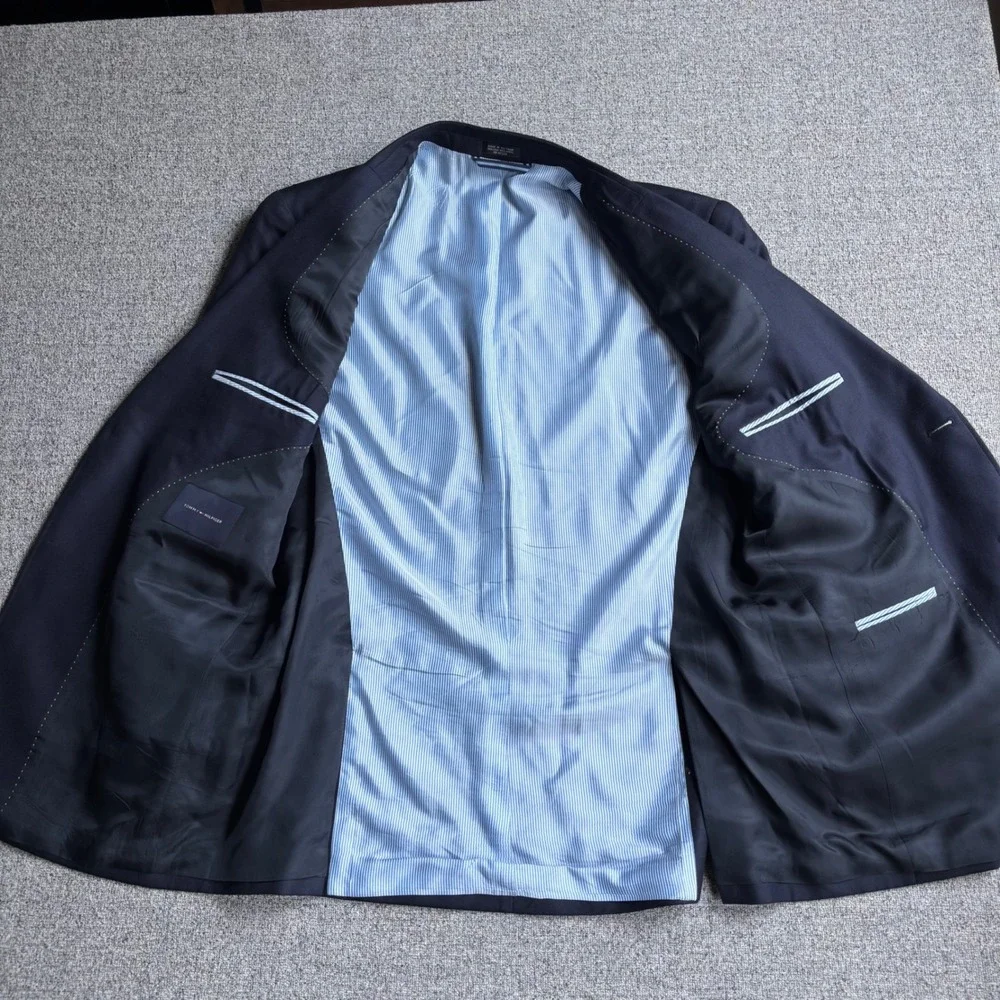 Tommy Hilfiger Blazer Mens 42R Navy Blue Silk Wool Blend Gold Crest Buttons
